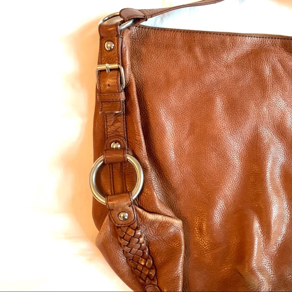Banana Republic leather shoulder bag in camel - Picture 2 of 3